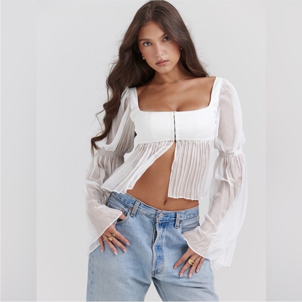 House of CB 'Lucie' White Pleated Top NWOT size S A-C‎